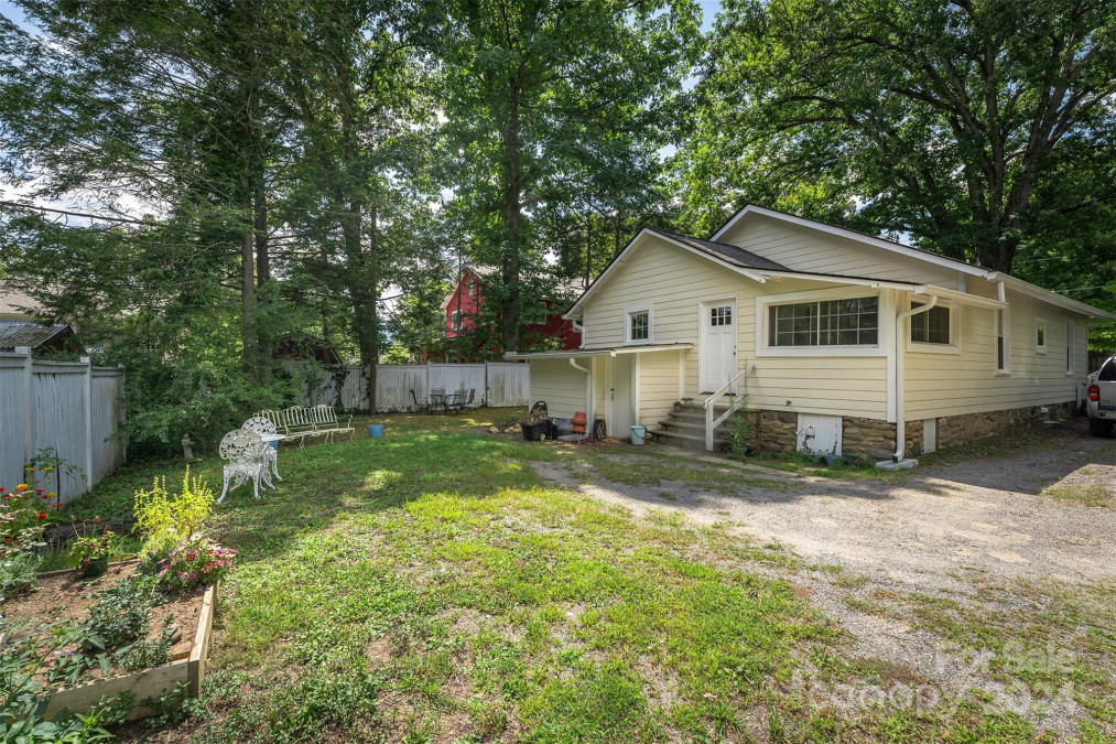 404 Montreat Rd Black Mountain, NC 28711