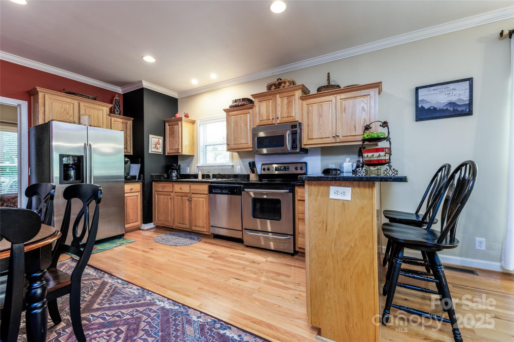 30 Lower Tanglewood Rd Lake Toxaway, NC 28747