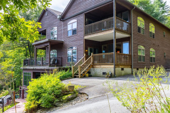 30 Lower Tanglewood Rd Lake Toxaway, NC 28747