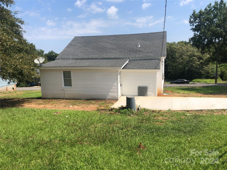 38 Pine St Great Falls, SC 29055