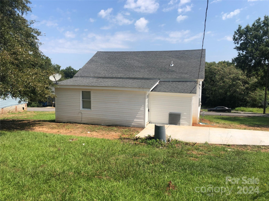 38 Pine St Great Falls, SC 29055