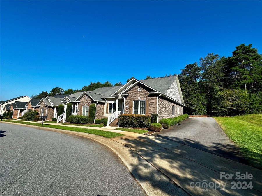 4158 Pickering Dr Hickory, NC 28602