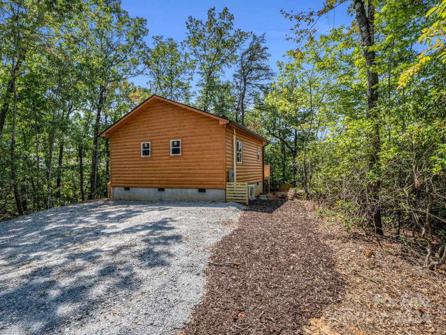 212 Mountain Ridge Dr Lake Lure, NC 28746