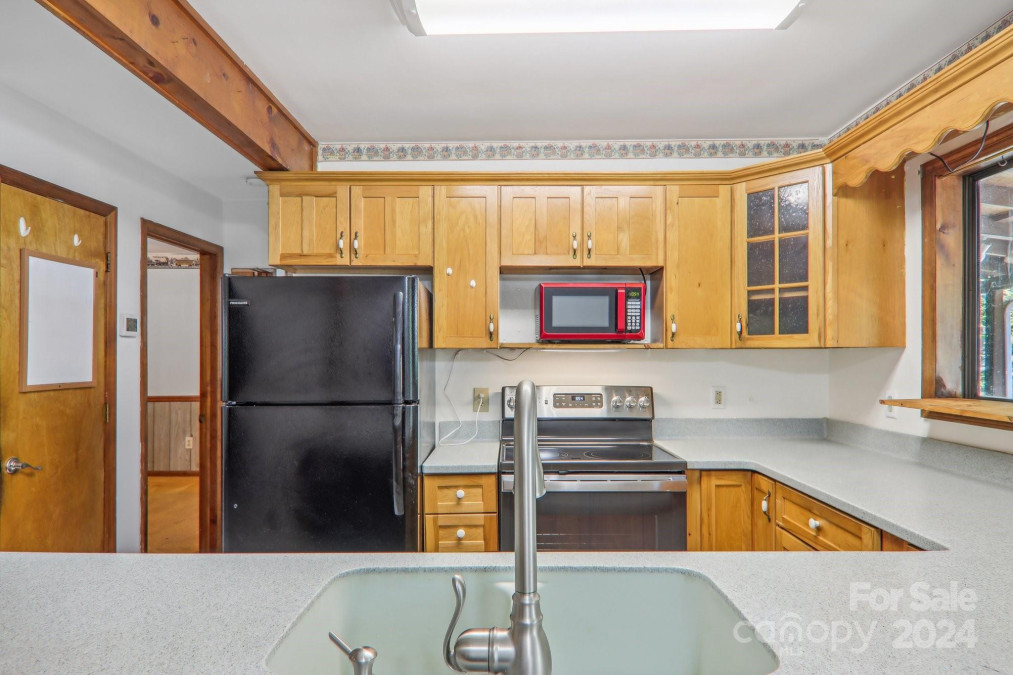 12 Lisa Ln Maggie Valley, NC 28751