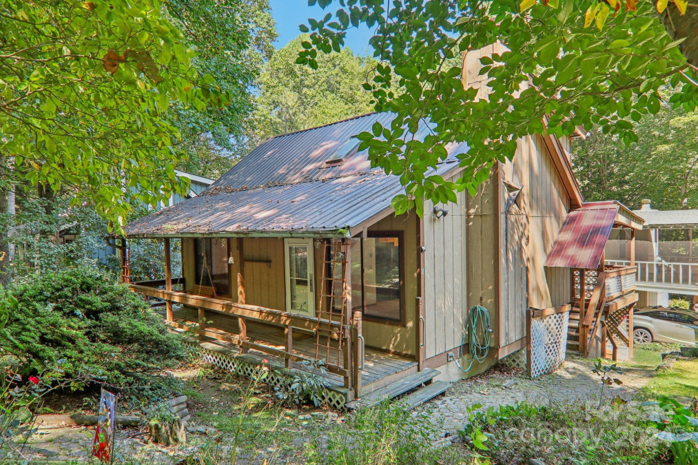 12 Lisa Ln Maggie Valley, NC 28751