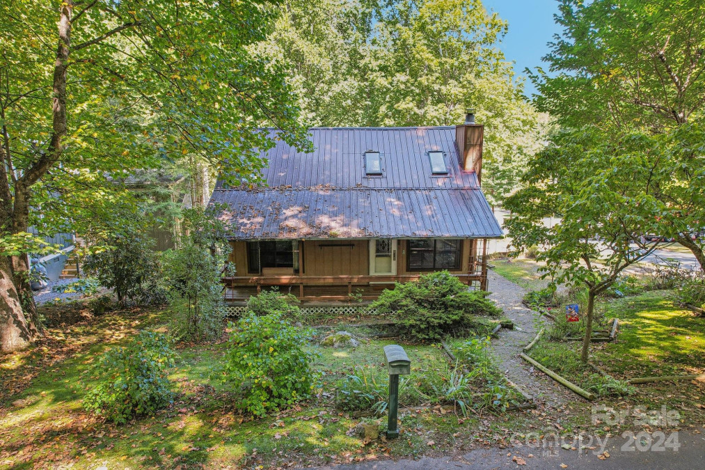 12 Lisa Ln Maggie Valley, NC 28751