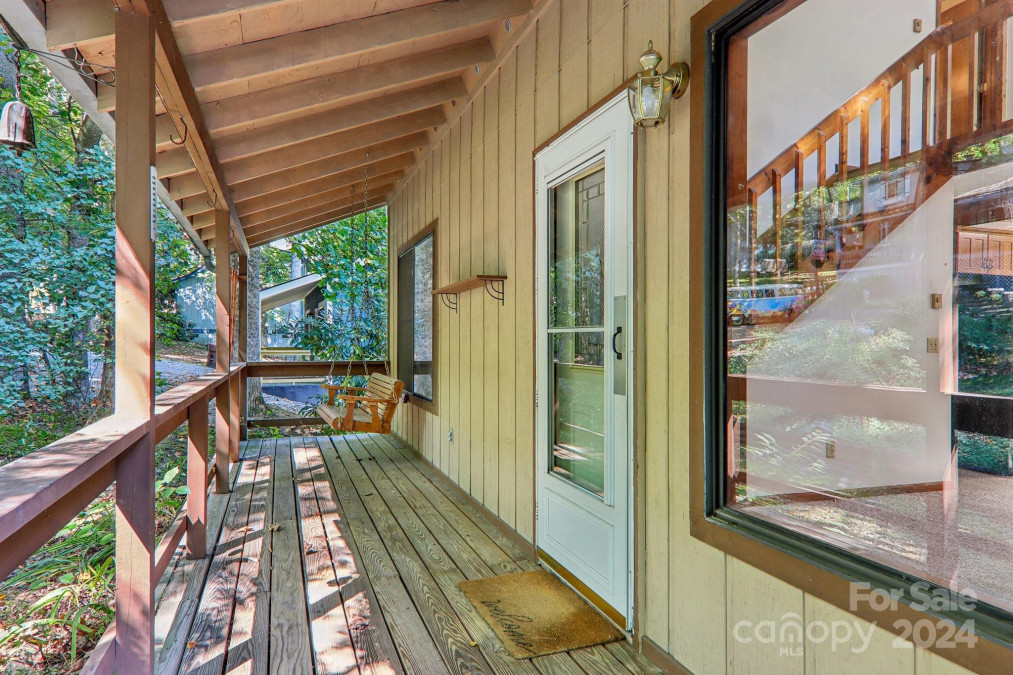 12 Lisa Ln Maggie Valley, NC 28751