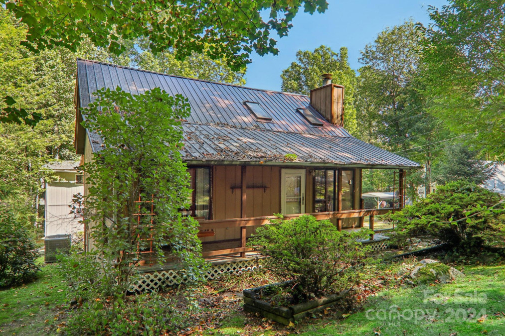 12 Lisa Ln Maggie Valley, NC 28751