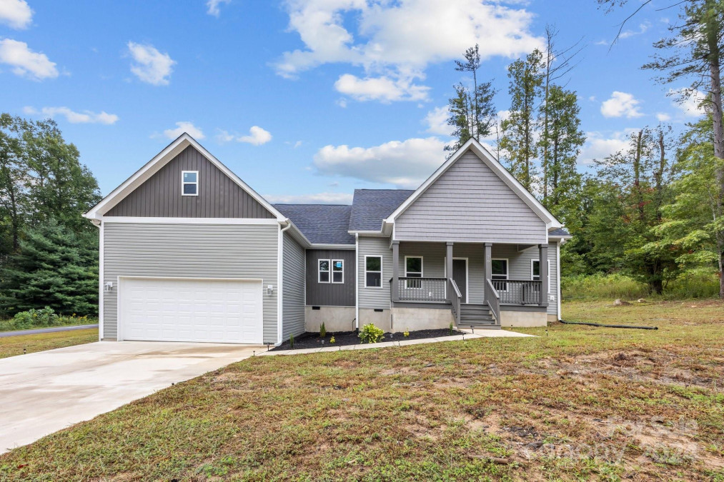 79 Crystal Mountain Dr Hendersonville, NC 28739