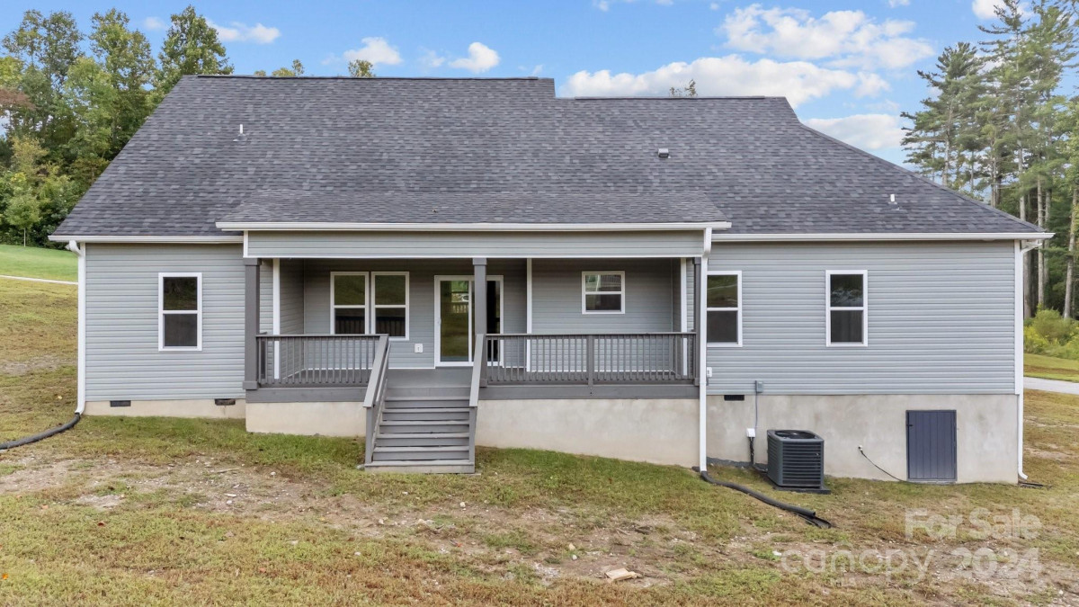 79 Crystal Mountain Dr Hendersonville, NC 28739