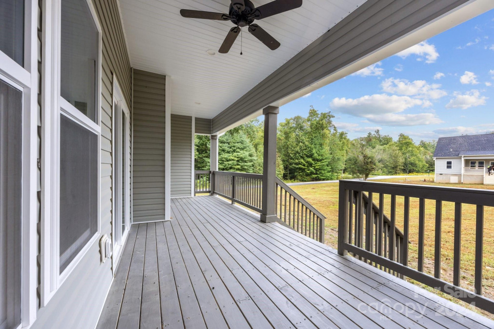 79 Crystal Mountain Dr Hendersonville, NC 28739