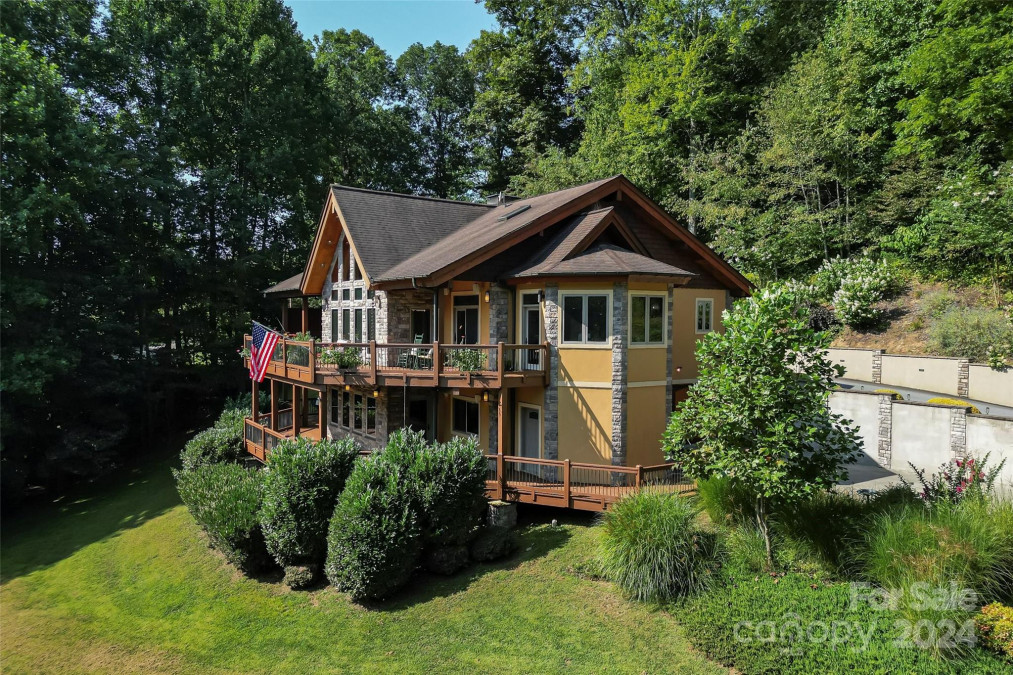 65 Cansadie Top Rd Waynesville, NC 28785