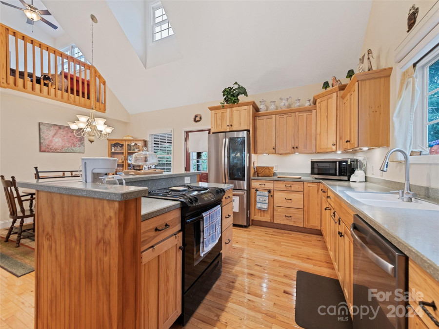 12 Belisle Ln Maggie Valley, NC 28751