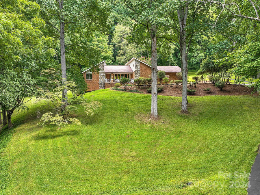 2394 Plott Creek Rd Waynesville, NC 28786