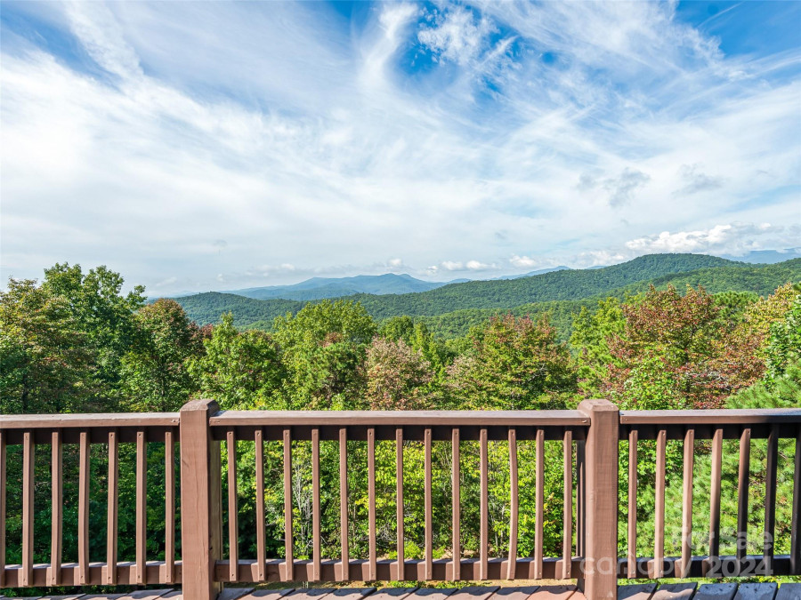 2585 Ivy Ln Pisgah Forest, NC 28768