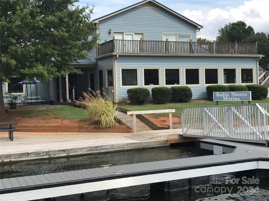 106 Sailboat Dr New London, NC 28127