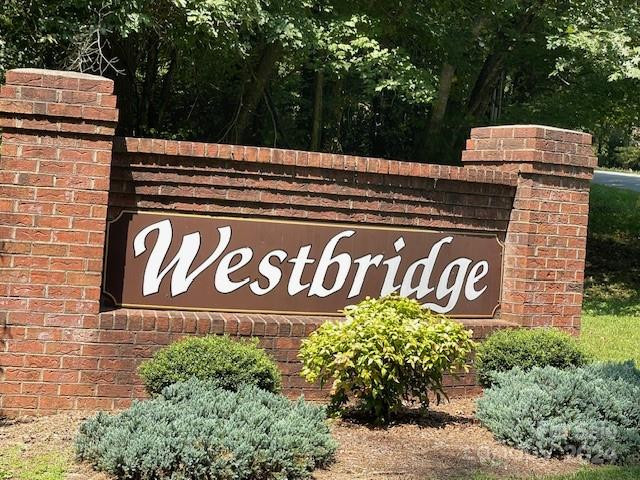 24 Westbridge Dr Hendersonville, NC 28739