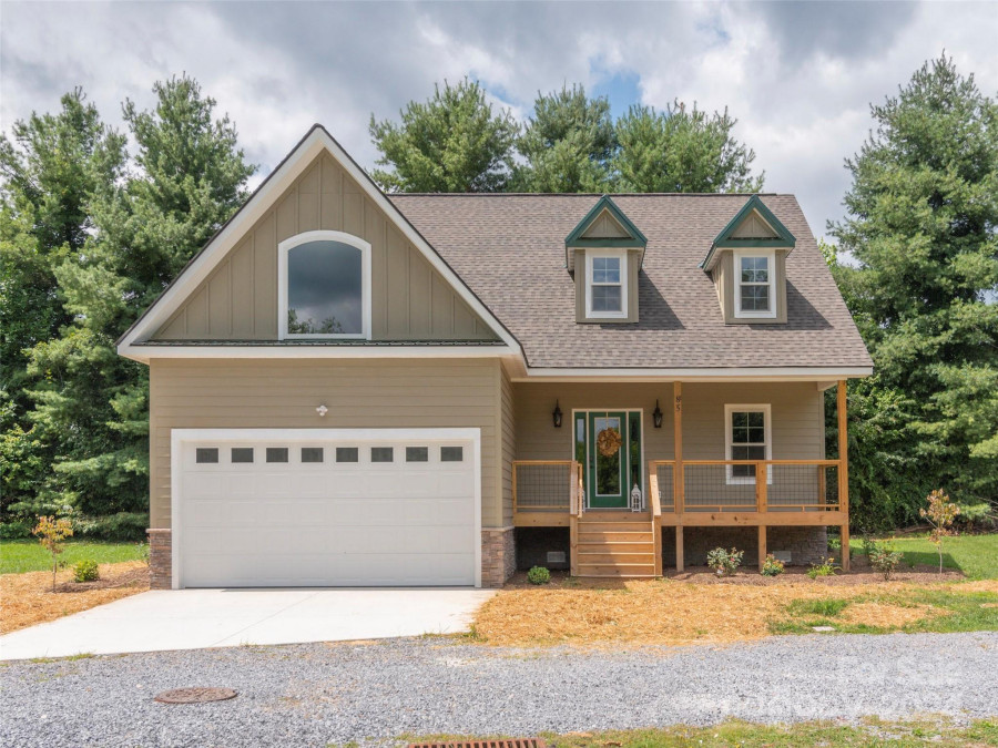 85 Sophie Rd Maggie Valley, NC 28751