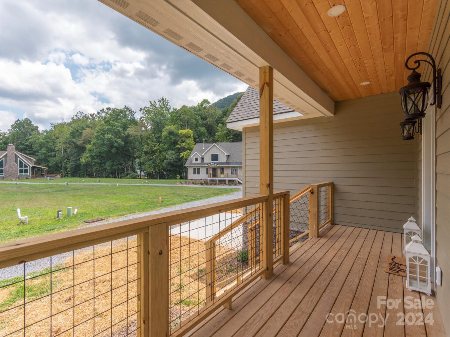 85 Sophie Rd Maggie Valley, NC 28751