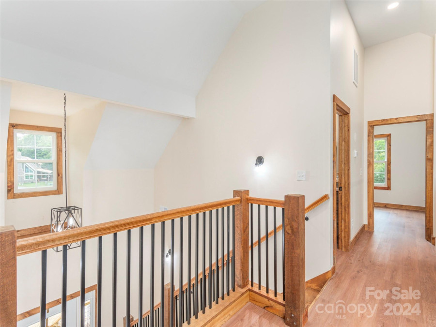 85 Sophie Rd Maggie Valley, NC 28751