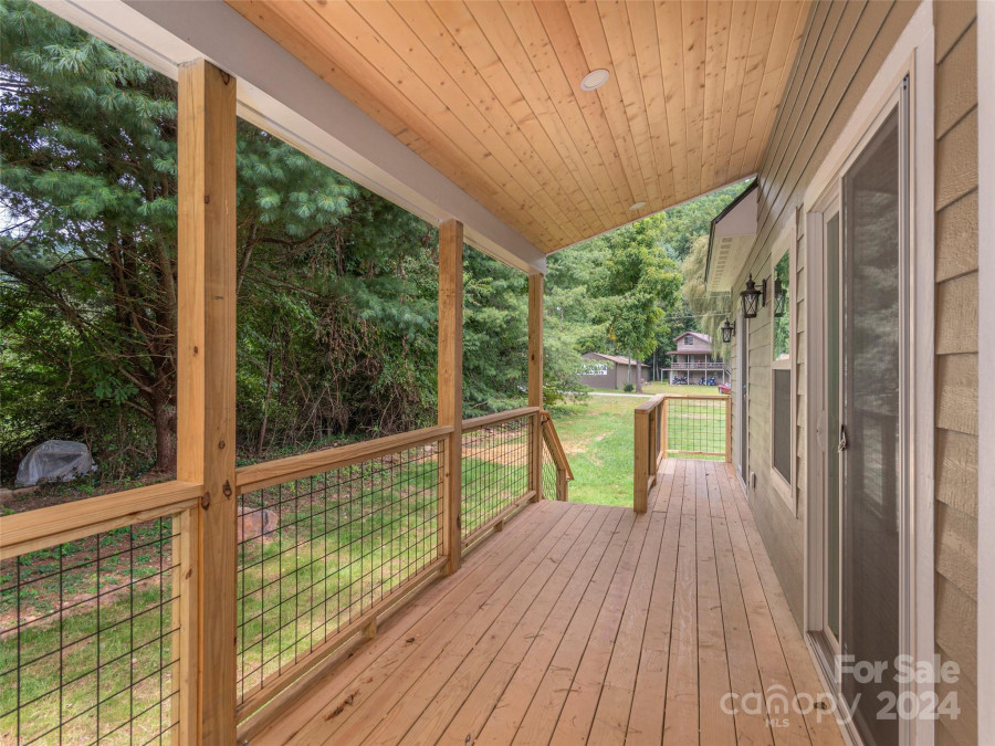 85 Sophie Rd Maggie Valley, NC 28751