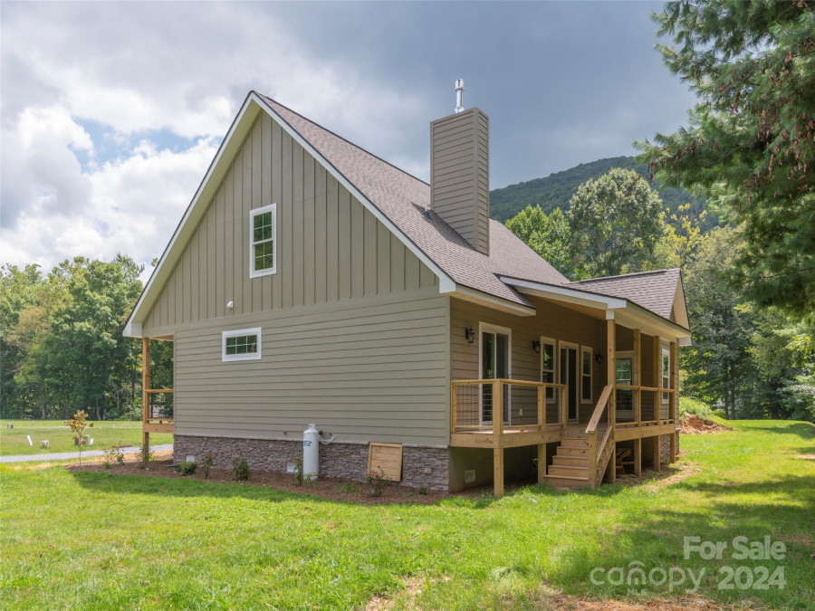 85 Sophie Rd Maggie Valley, NC 28751