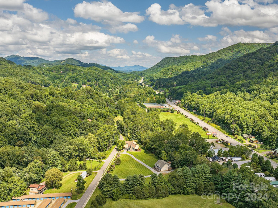 85 Sophie Rd Maggie Valley, NC 28751