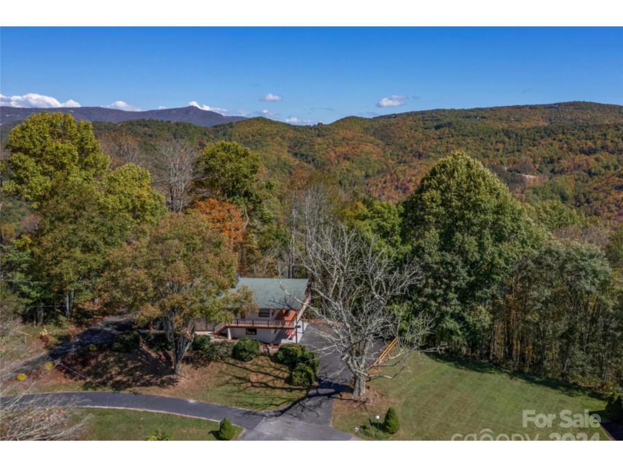 405 Strawberry Ln Newland, NC 28657