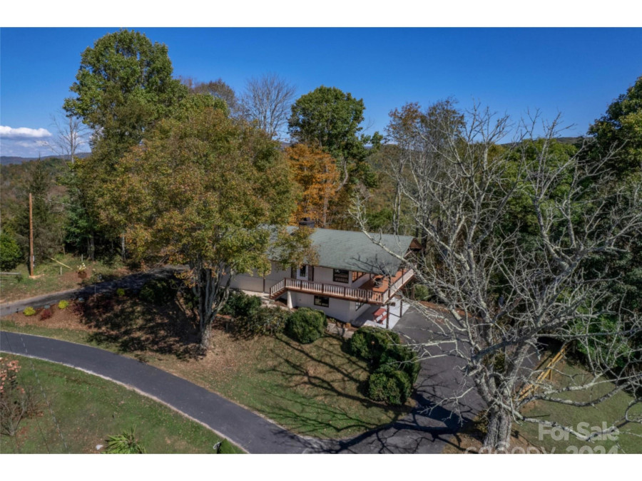 405 Strawberry Ln Newland, NC 28657