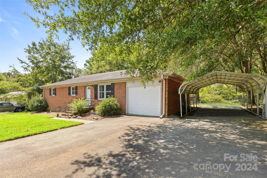 421 Smith Cir Matthews, NC 28104