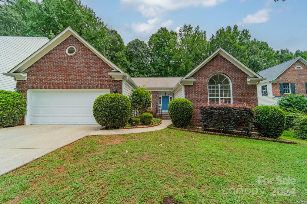 2945 Redfield Dr Charlotte, NC 28270