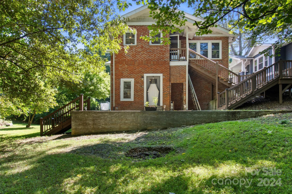 42 Dellwood St Asheville, NC 28806