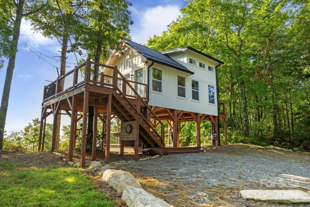 800 Old Cherryfield Rd Rosman, NC 28772