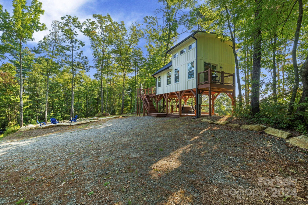 800 Old Cherryfield Rd Rosman, NC 28772