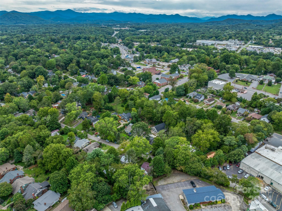 27 Belmont Ave Asheville, NC 28806