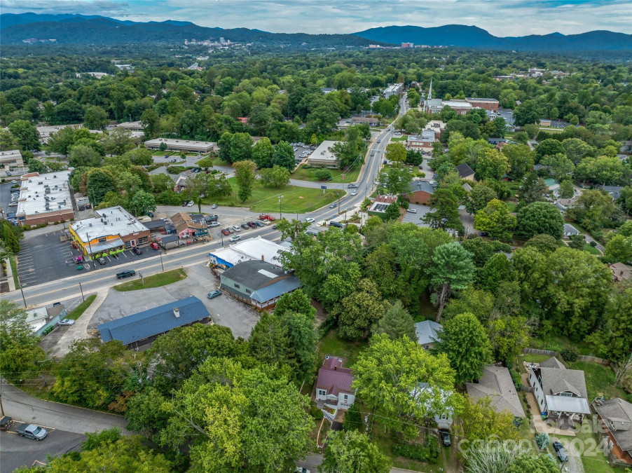 27 Belmont Ave Asheville, NC 28806