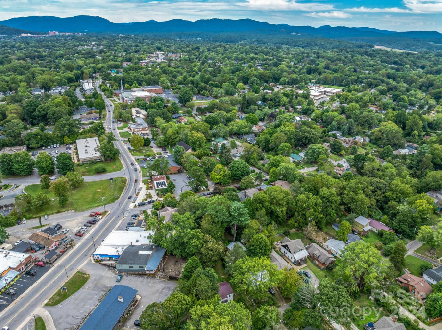 27 Belmont Ave Asheville, NC 28806