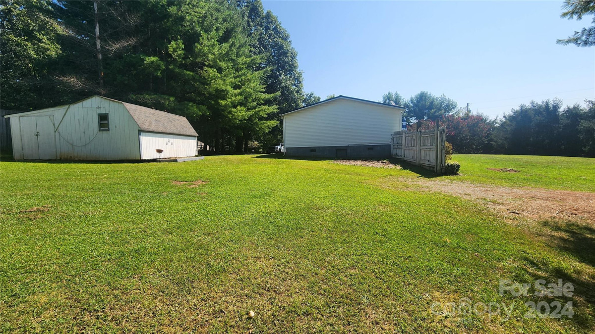 27 Star Rd Leicester, NC 28753