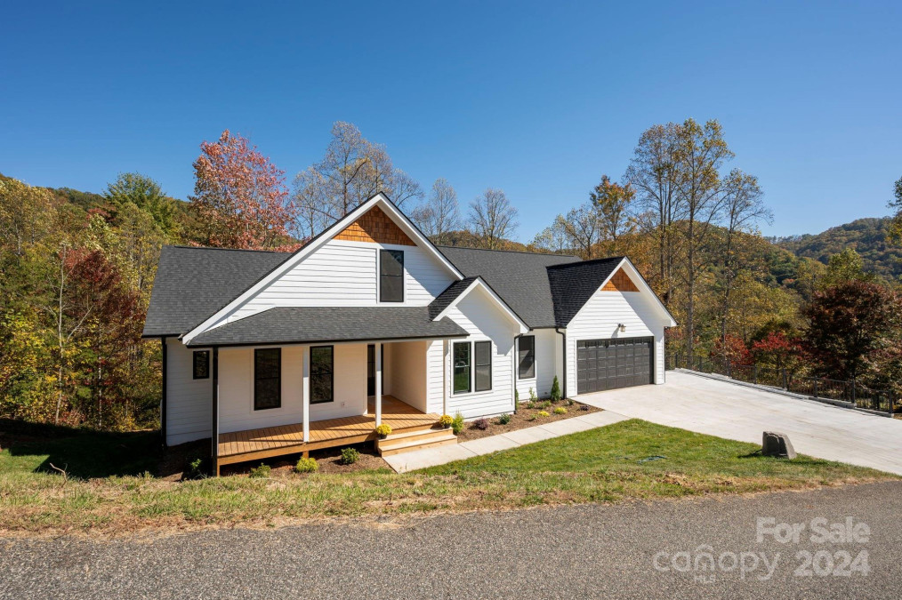 258 Whitfield Ln Weaverville, NC 28787