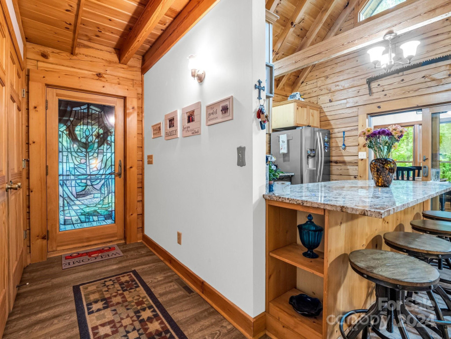 354 Log Cabin Ln Mill Spring, NC 28756