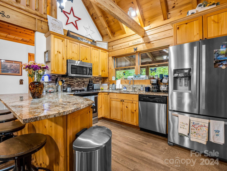 354 Log Cabin Ln Mill Spring, NC 28756