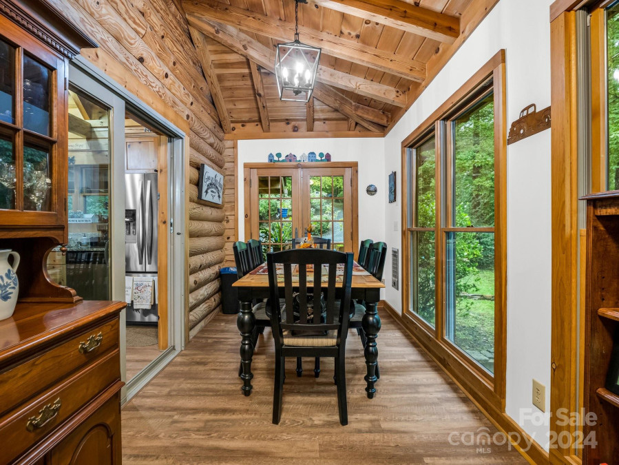 354 Log Cabin Ln Mill Spring, NC 28756