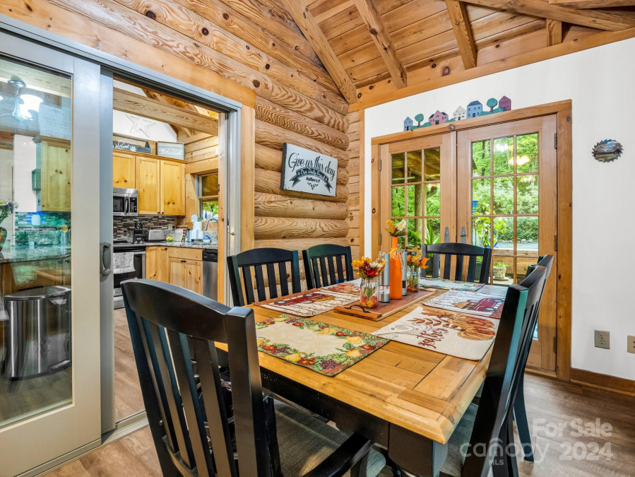 354 Log Cabin Ln Mill Spring, NC 28756