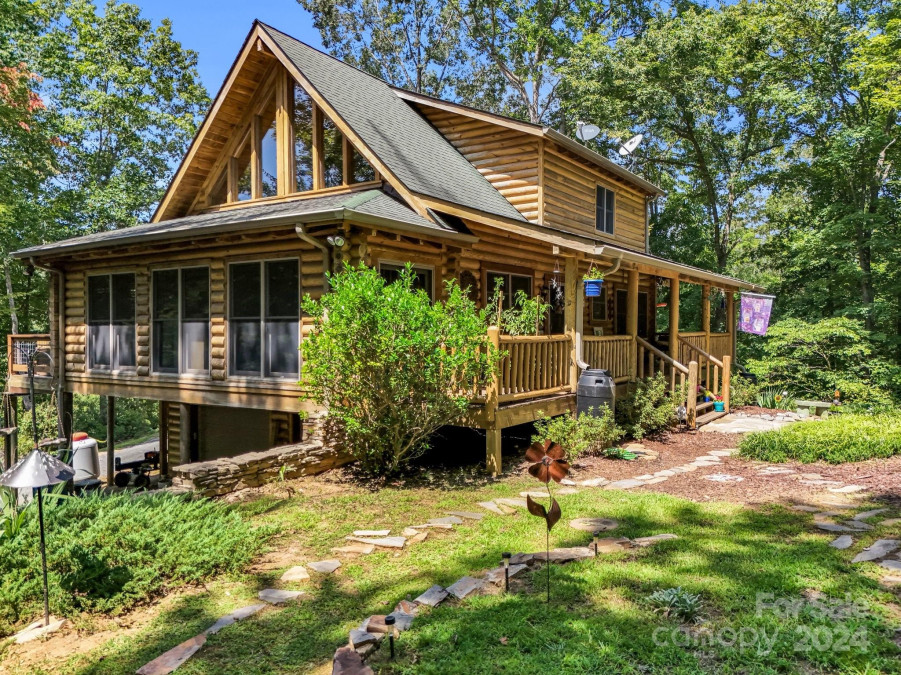 354 Log Cabin Ln Mill Spring, NC 28756