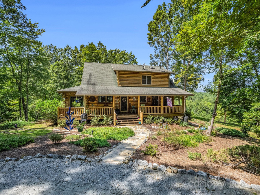 354 Log Cabin Ln Mill Spring, NC 28756