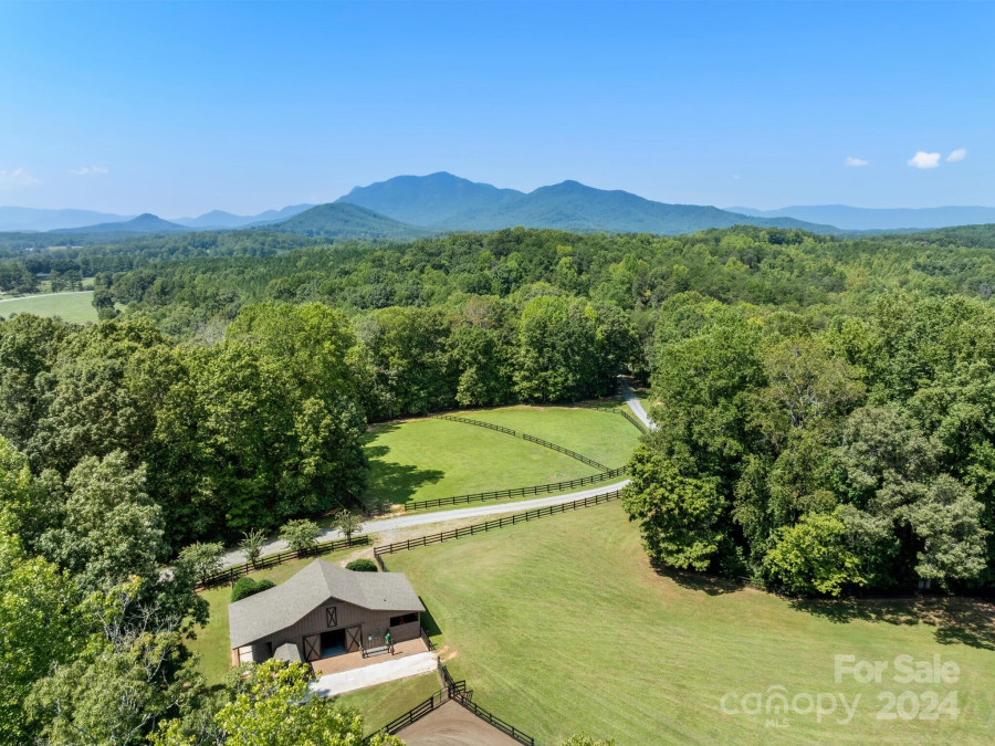 350 White Fence Ln Mill Spring, NC 28756