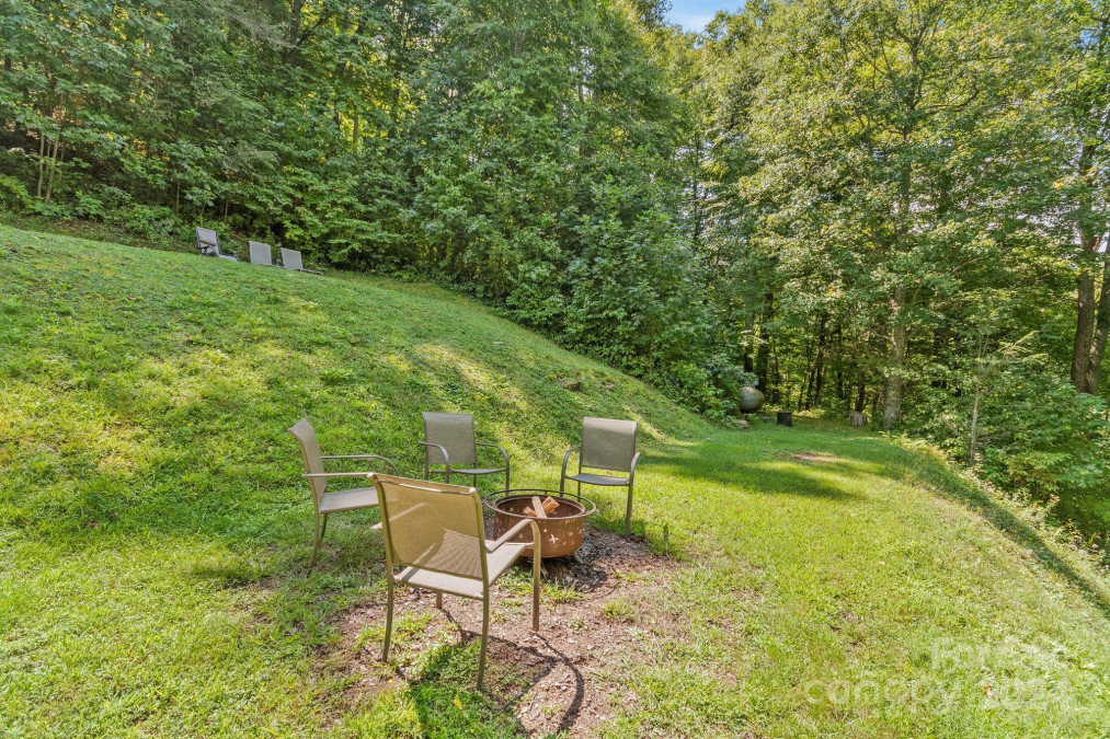 136 Grouse Point Rd Hot Springs, NC 28743