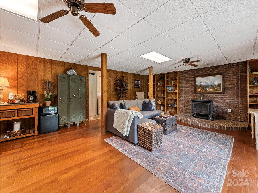 359 Husky Rd Bryson City, NC 28713