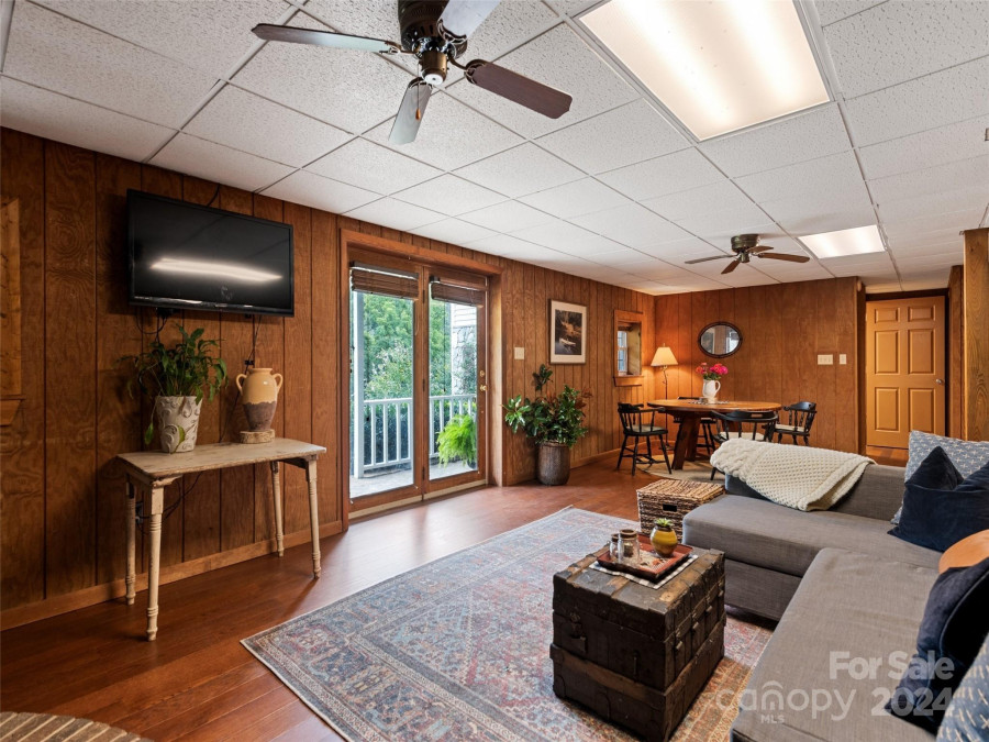 359 Husky Rd Bryson City, NC 28713