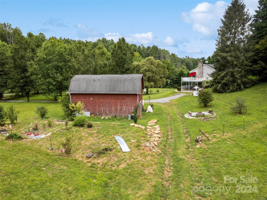 359 Husky Rd Bryson City, NC 28713